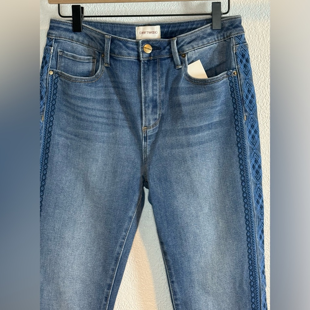 Driftwood Jackie High Rise Embroidered Skinnies Size 28/28 Tag in pocket